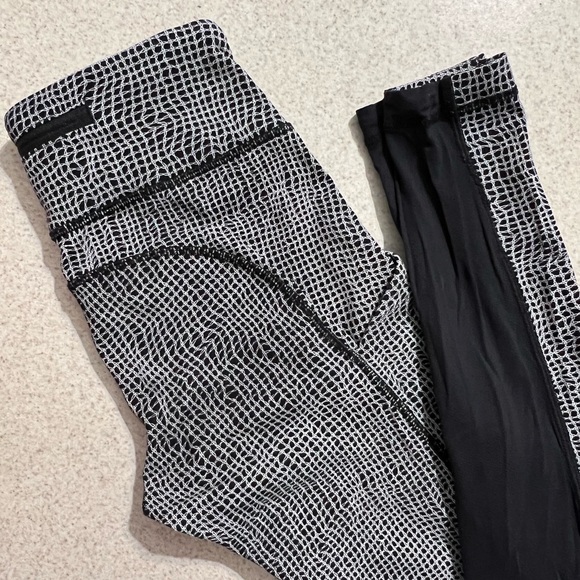 Lululemon speed tights v style - Picture 4 of 9